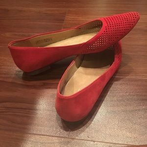 Vionic Red Flats. Stunning!